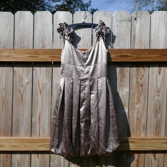 MAGGY LONDON Cocktail Dress Metallic Taupe Sleeveless Bubble Hem Evening Size 8 - Picture 3 of 7